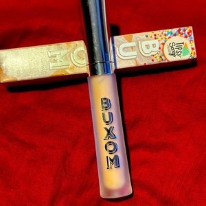 Full on plumping lip cream with Tipsy scoop liquor, infused, ice cream flavor